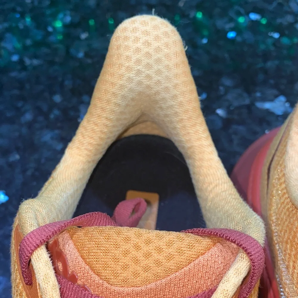 Hoka One One Clifton 9 Running Shoes Size 6.5 Amber Haze/ Sherbert - Picture 8 of 16